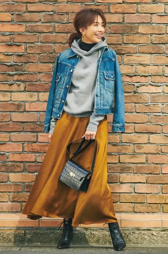 穿裙子靴子过年,过年穿了裙子显瘦