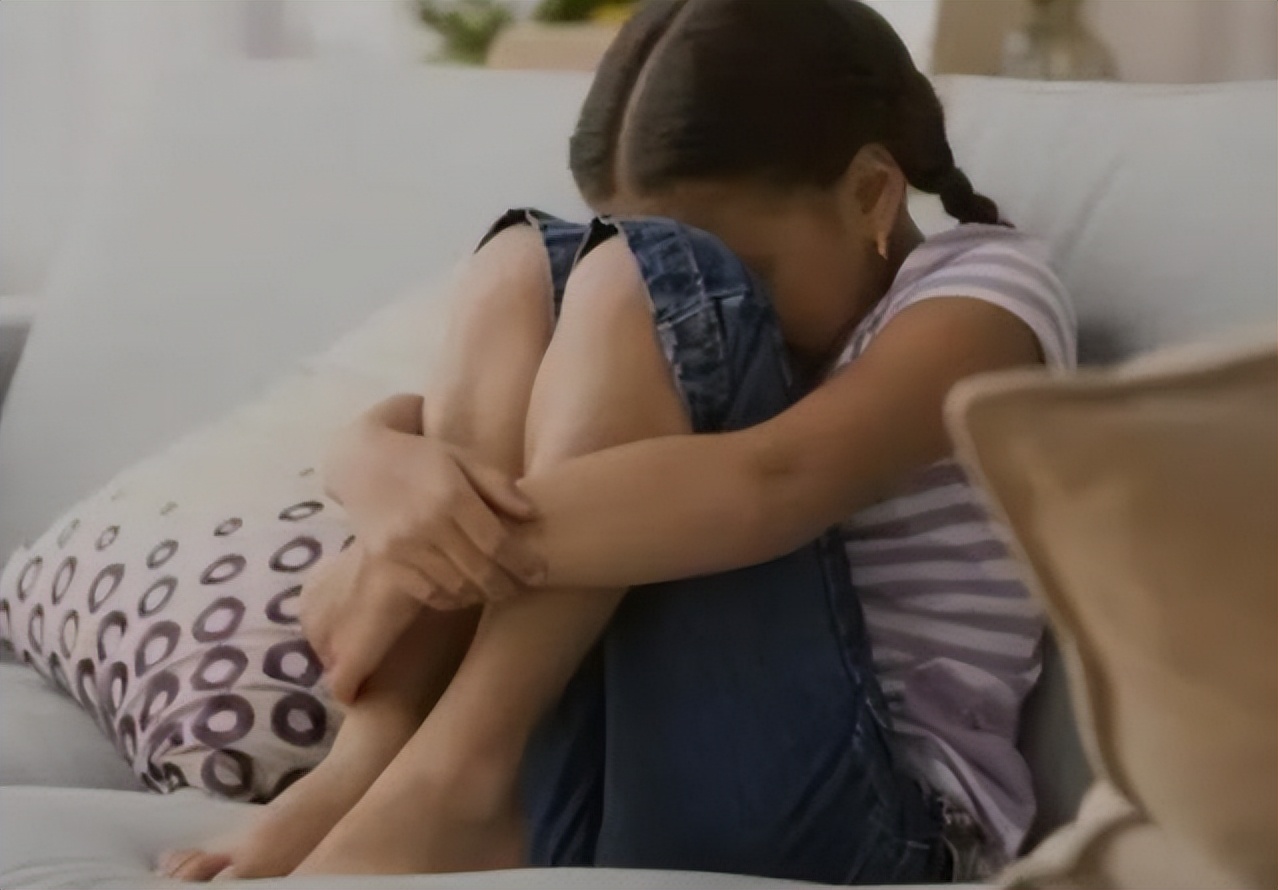 女孩初次例假在多大年龄,女孩第一次例假黄金年龄