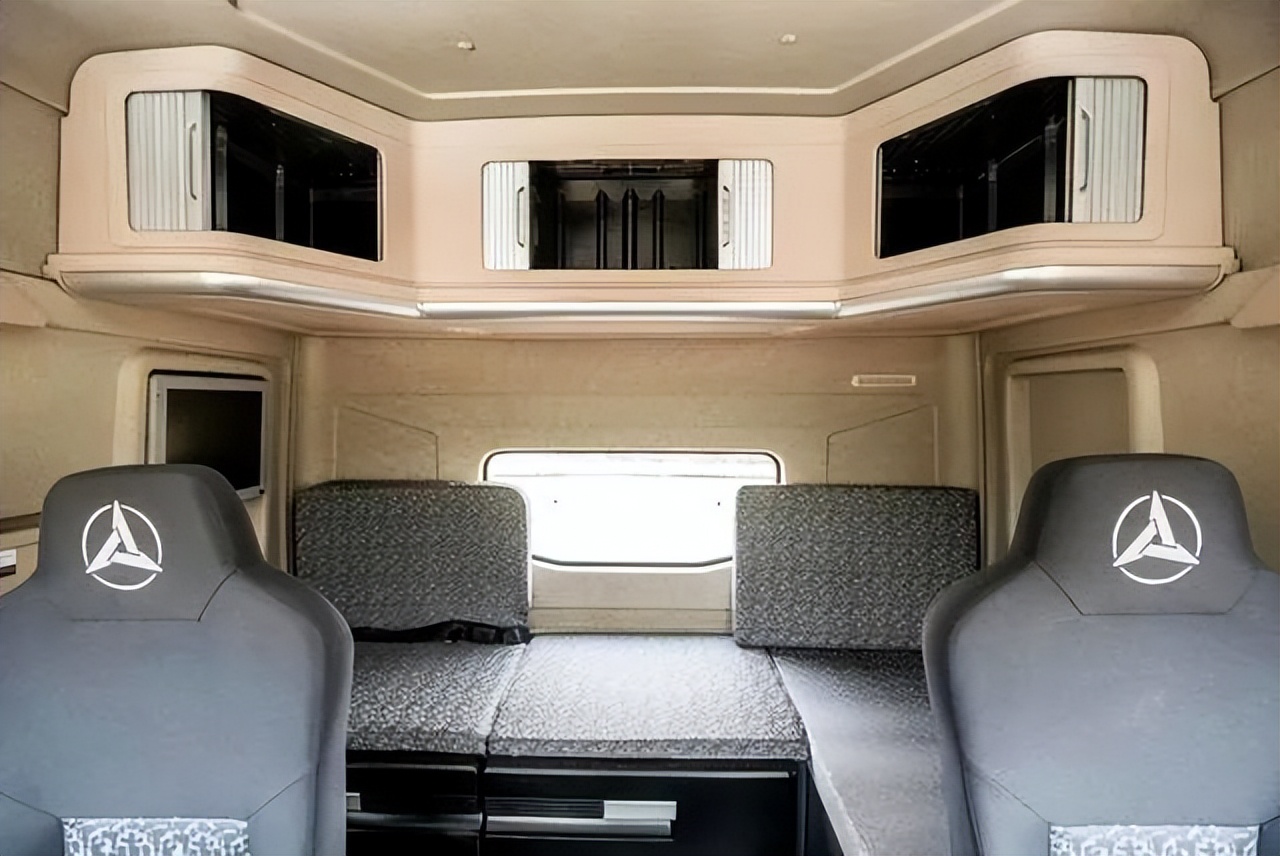 国产平头卡车改生活舱,平头卡车加长版生活舱