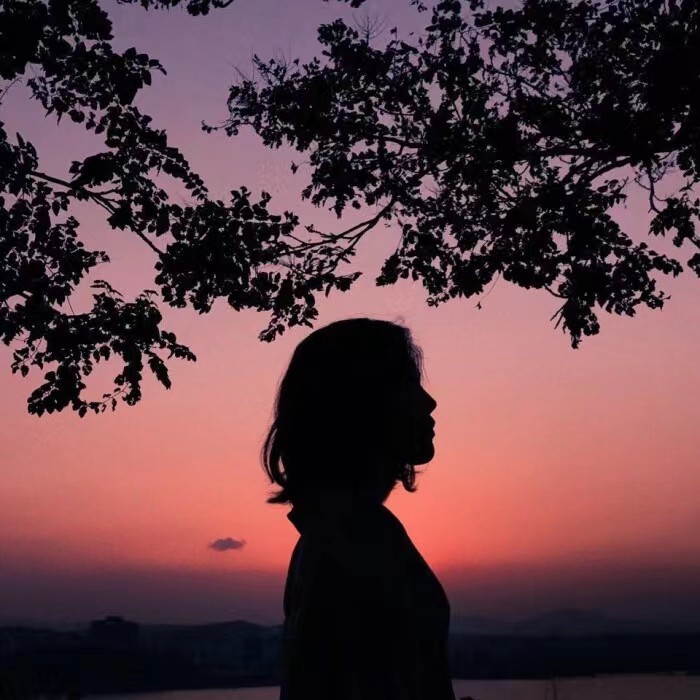 法国老太等中国初恋50年未嫁人,法国姑娘苦等初恋55年