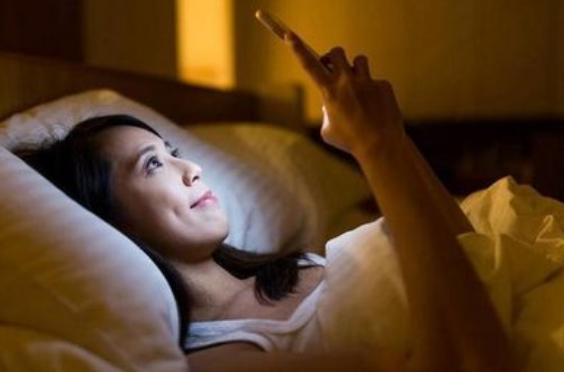 偷看“成人网站”后，手机出现三种症状，说明你的手机可能已中毒