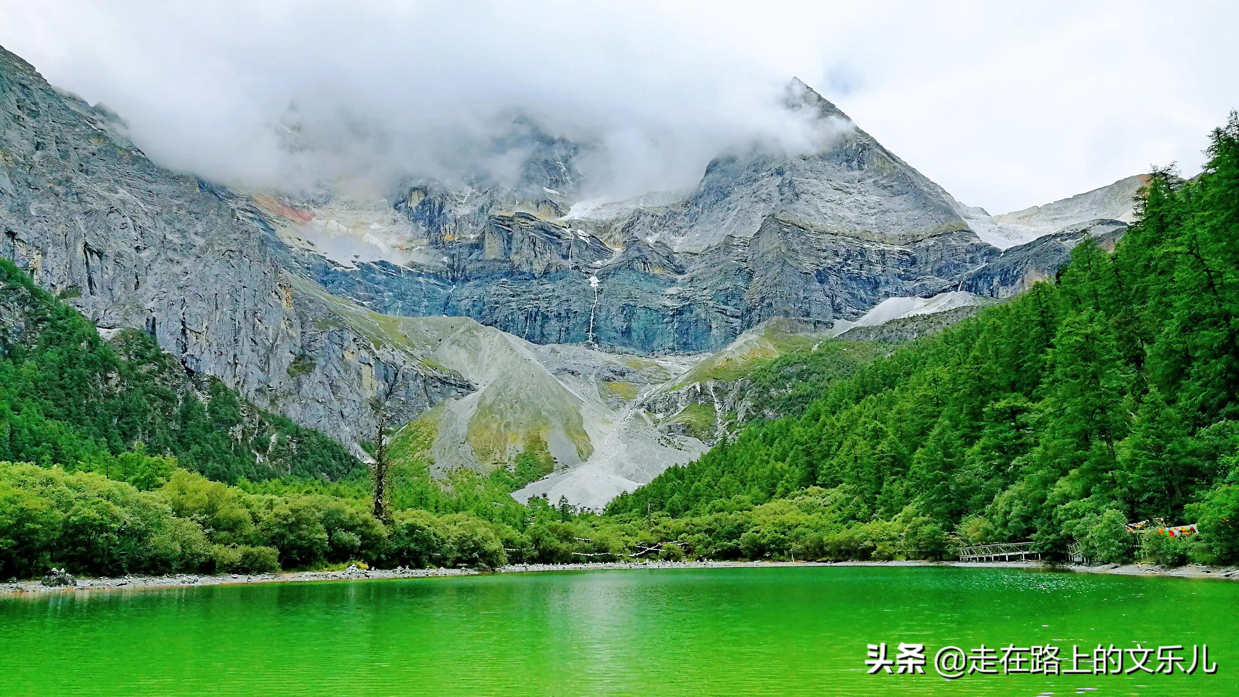 川西稻城亚丁景点介绍,川西稻城亚丁旅游纯玩