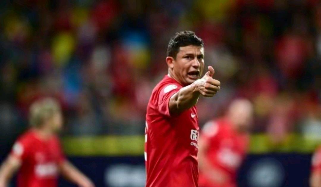 武磊和艾克森谁更强,让艾克森和武磊组成最强边锋