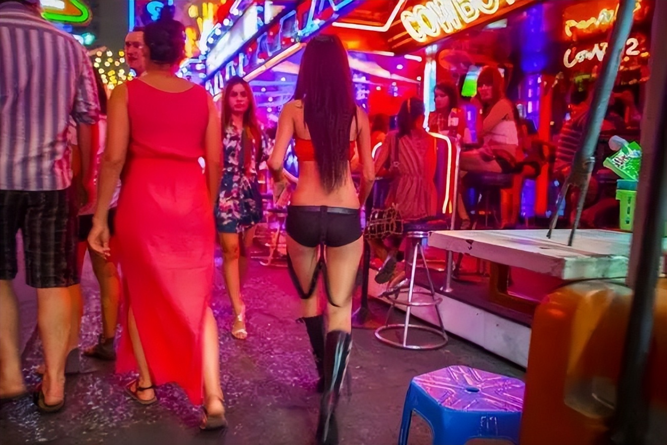 亚洲的四个著名*灯区红**，全去过的是我的神