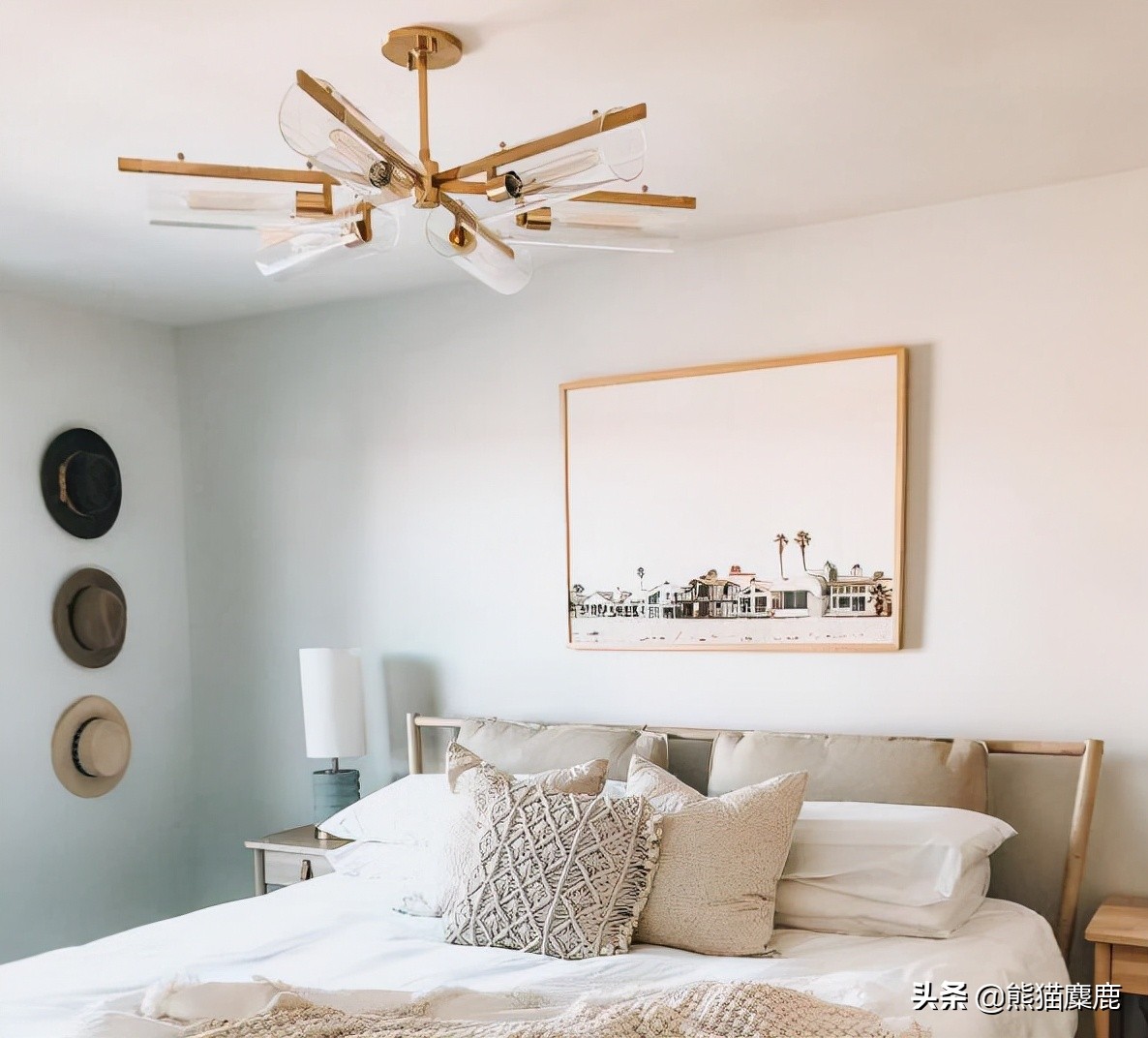 轻奢风进门吊灯效果,卧室吊灯异型灯轻奢风简约大气