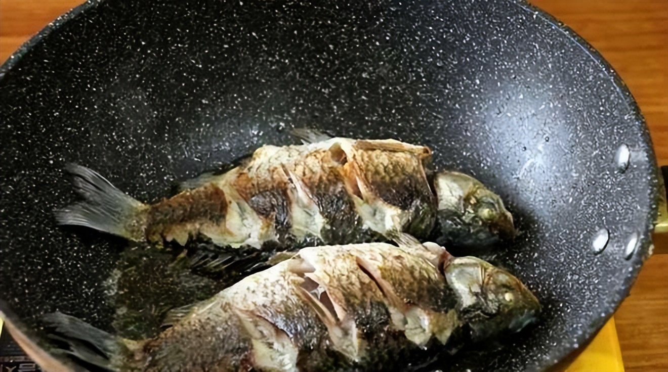 石膏做豆腐和内酯做豆腐的区别,石膏与葡萄糖内酯做豆腐的区别