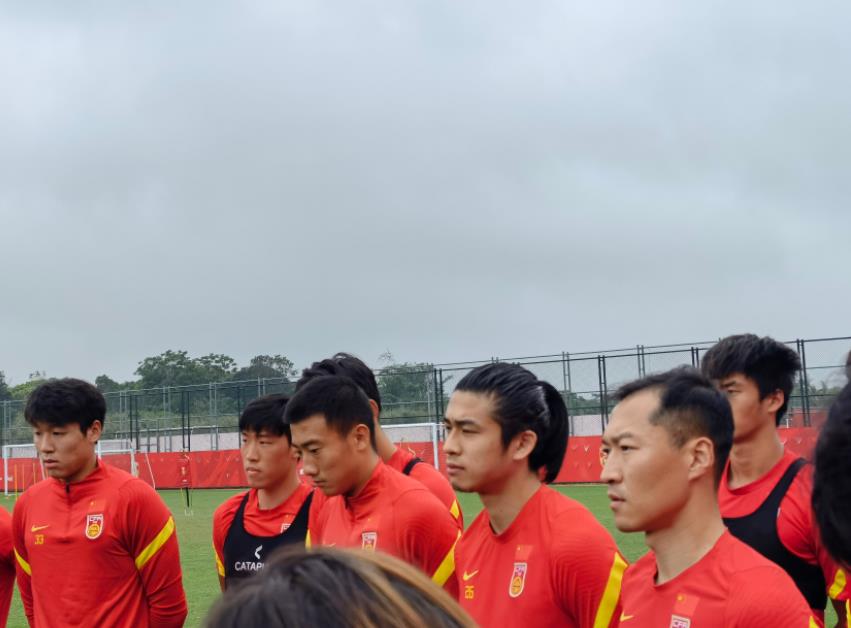 悲哀！国足明年3月份去新西兰集训：中超再次让路国足太业余！