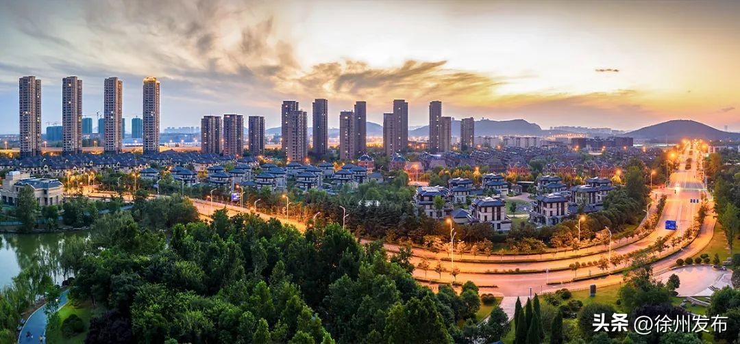 徐州宝藏彩虹夜市,宝藏夜市的视频