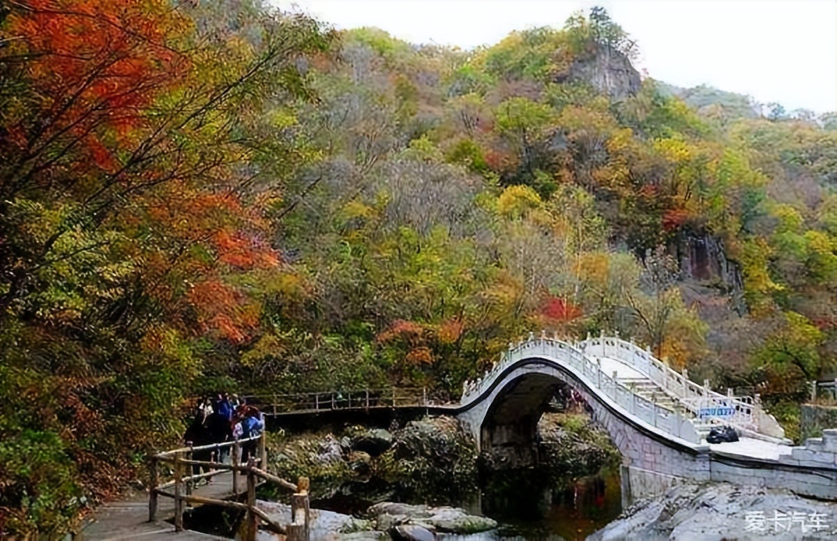 男友和他的闺蜜行为怪异，总粘在一起，女友焦虑：我不想看到变局