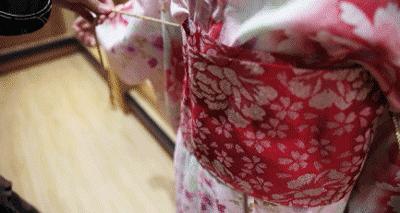 日式和服里面穿什么衣服,日本和服和中国和服哪个最好看