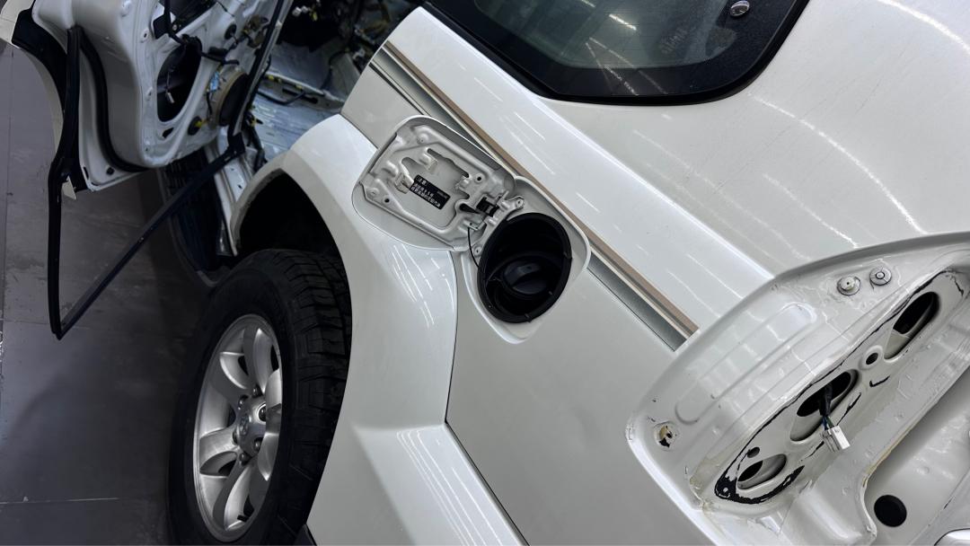 03年丰田霸道全车翻新多少钱,2004款丰田霸道拆车视频