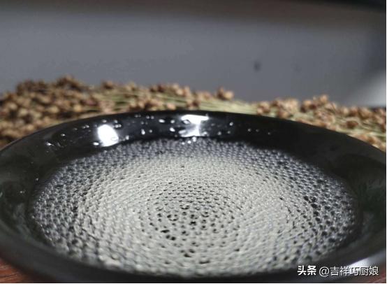 男子鉴定几十瓶假酒全集,小伙拿茅台酒去鉴定反被说是假的