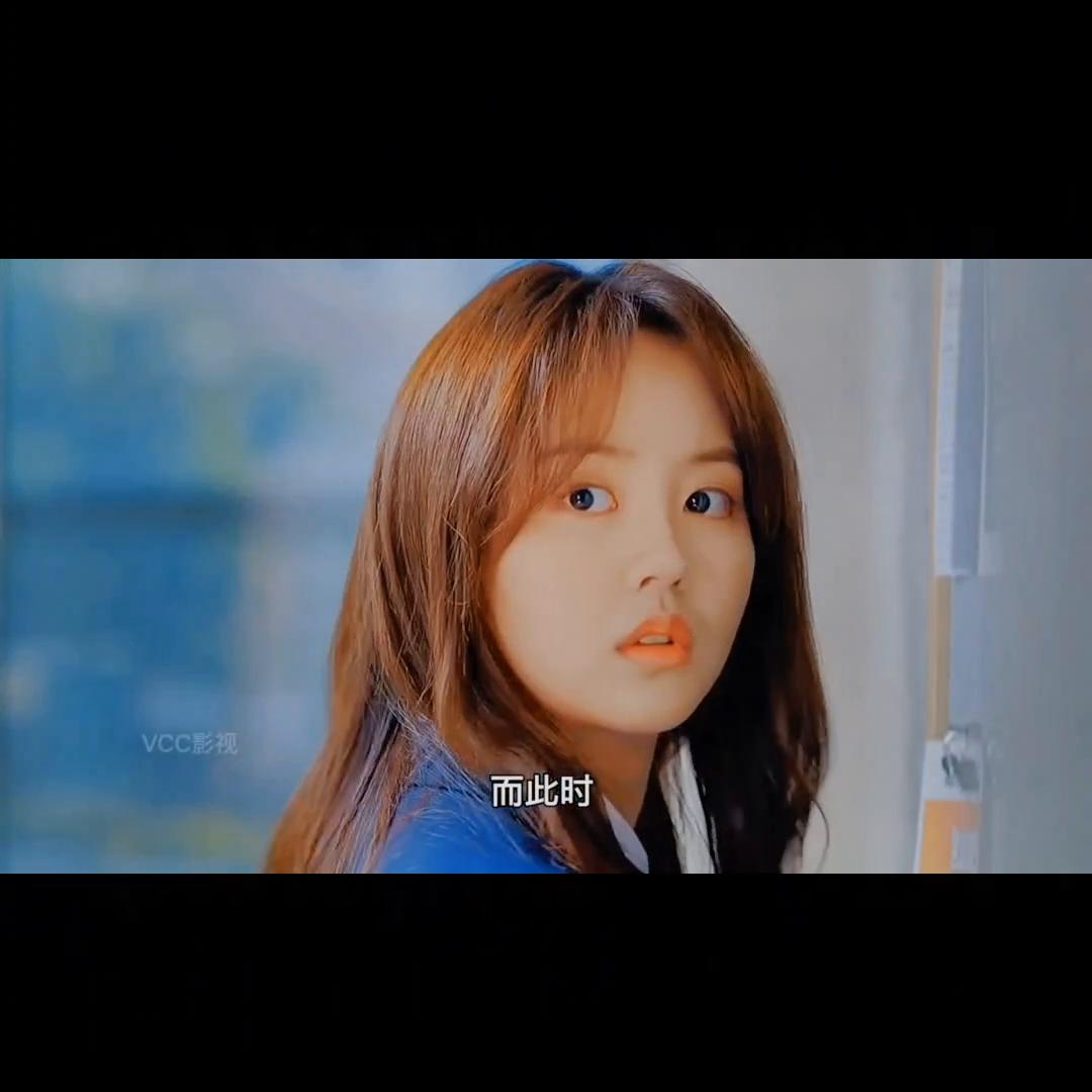 一个女孩子喜欢男孩子心理变化,女孩子会遇到很多爱自己的男孩子