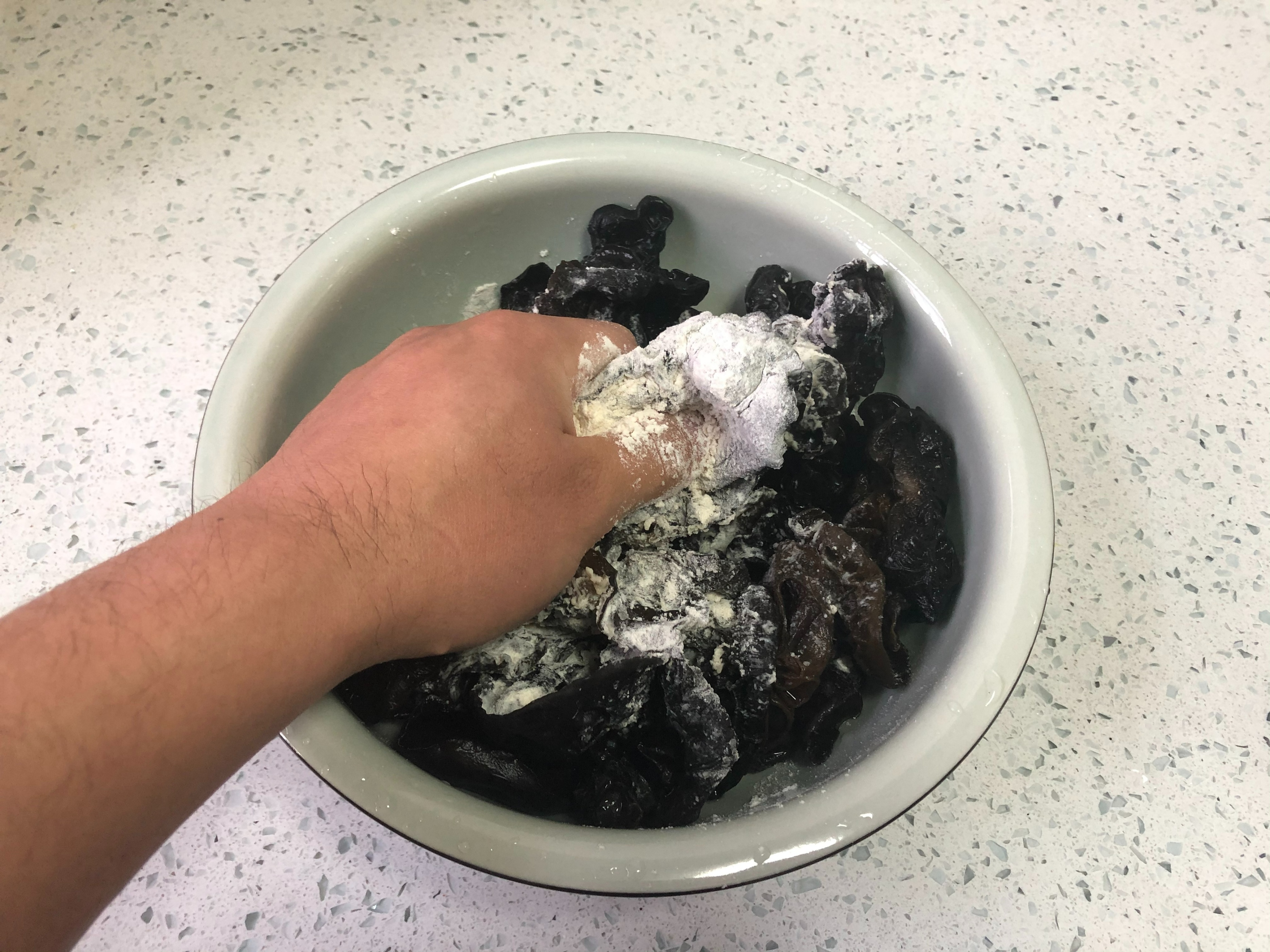 买洋葱怎么买嫩的,洋葱红皮和黄皮哪个好