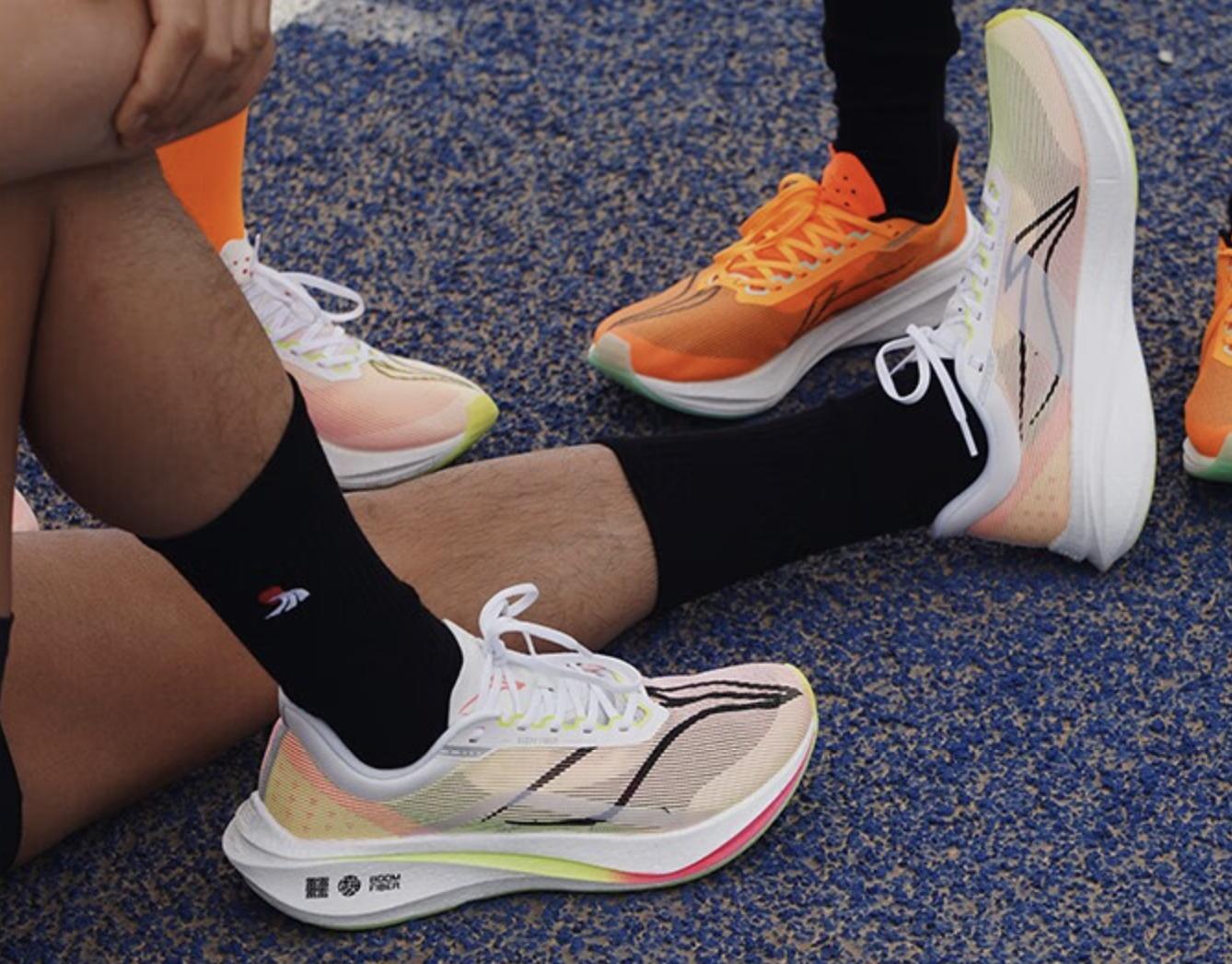 安踏创1.5跑鞋与李宁越影,儿童跑鞋李宁和安踏哪个好