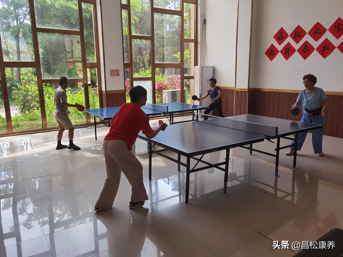 老人摔伤还能痊愈吗,把老人摔伤骨折了怎么办