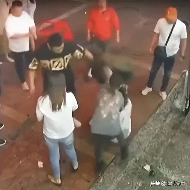 被三人打致轻伤二级该怎么定罪,打伤人二级轻伤属于犯什么罪