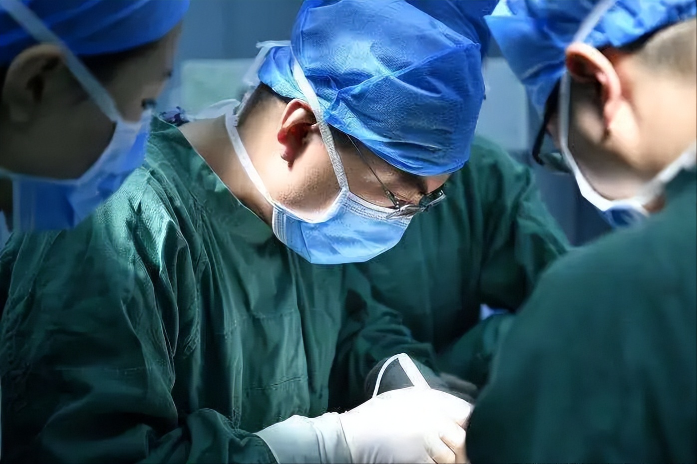 中期胃癌怎么治,胃癌中期预后