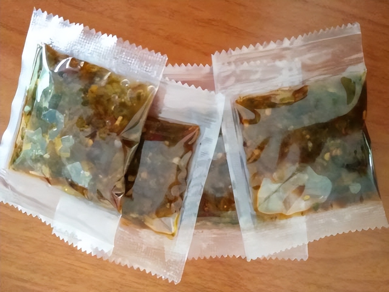 一男子出国携带方便面竟被罚款，这是特殊规定还是针对中国人呢？