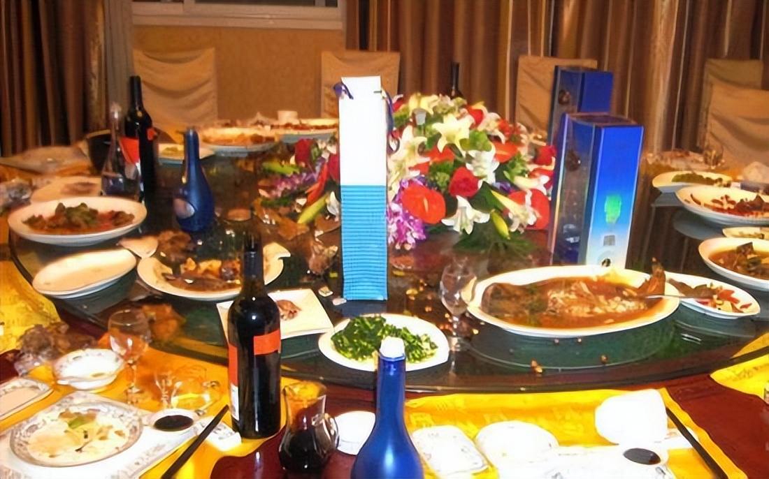 宿迁人喝酒怪象:老百姓口头表扬洋河，却嘴很“诚实”，专挑这3款