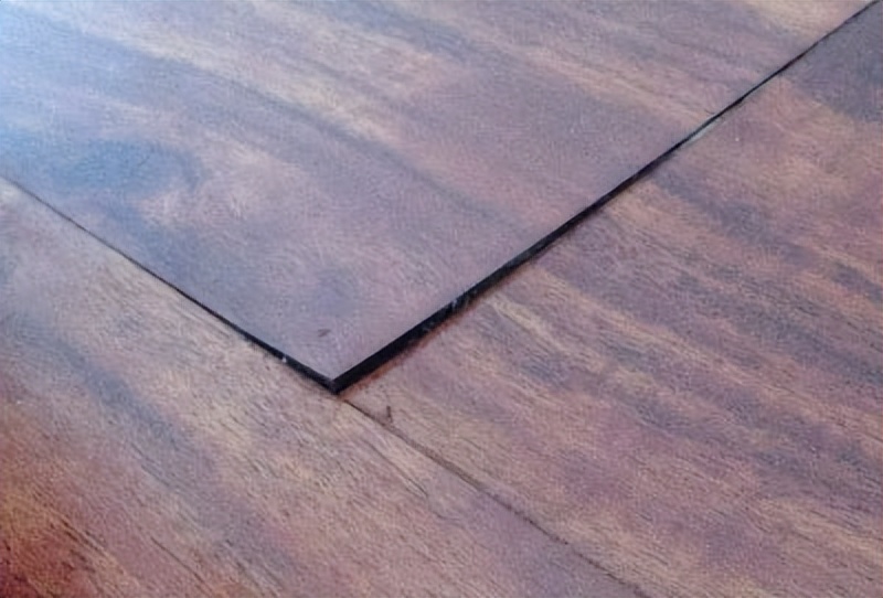 龙凤檀实木地板会发霉吗,多层实木地板接缝发霉