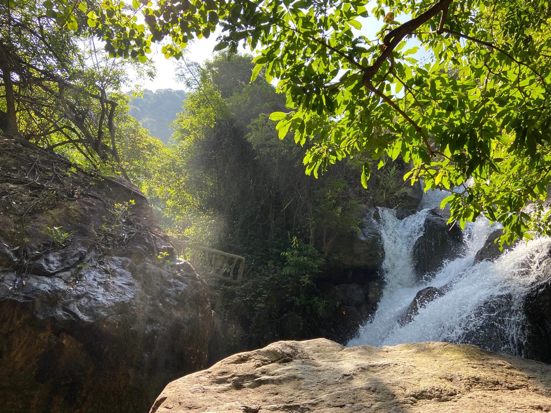 广州白水寨瀑布半人工半自然,广州市白水寨游玩景点