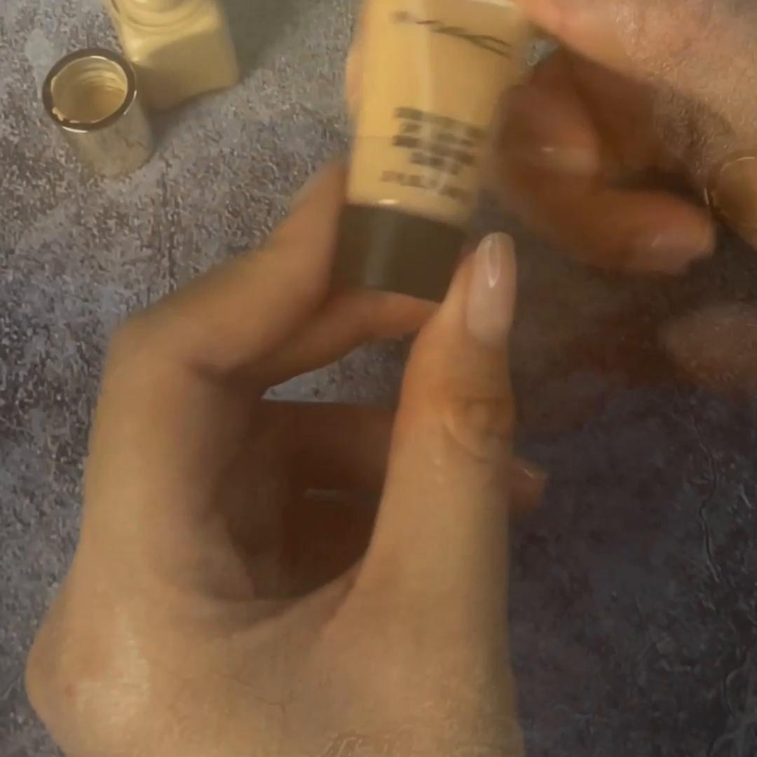 雅诗兰黛dw粉底液适合油皮的哪款 (雅诗兰黛dw粉底液哪个适合黑黄皮)