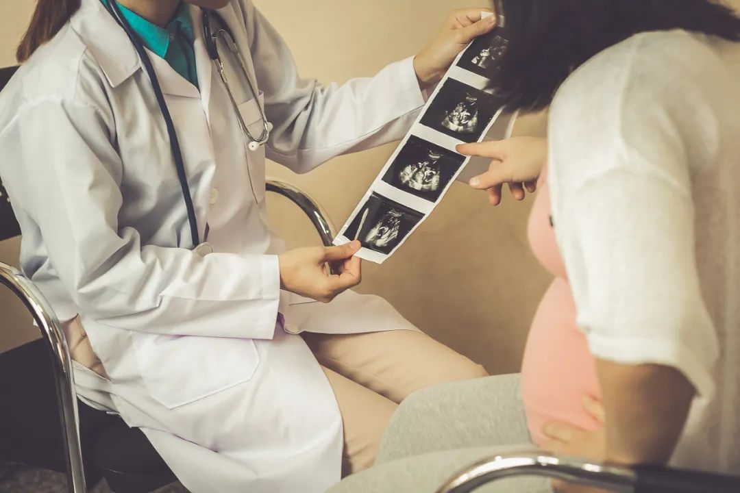 孕期肚子被撞了一下轻微出血,孕妇血肿20毫米危险吗