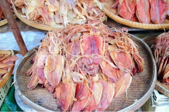 泡发鱿鱼最正确的方法,鱿鱼怎么泡发得更大