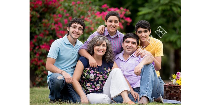 热心小伙半夜给邻居修水龙头,24岁小伙水龙头坏了