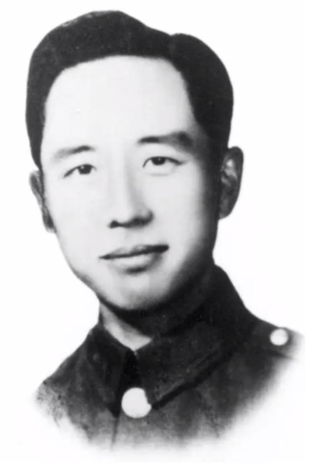 国军少校被俘后送去改造，高声大喊：我是902，获得*云陈**亲自接见