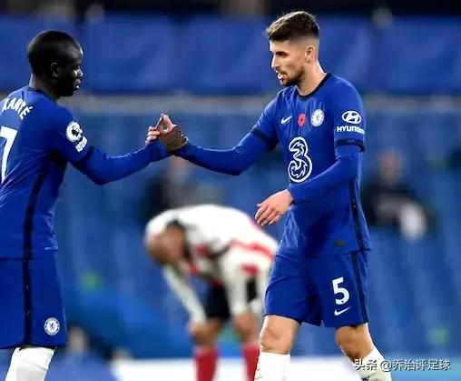 大巴黎联系坎特，因为他的切尔西队友在向巴塞报价后遭到冷落