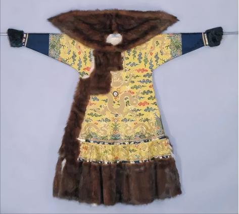 曾经2万元一件的皮草如今7000元,一件貂皮大衣几十万