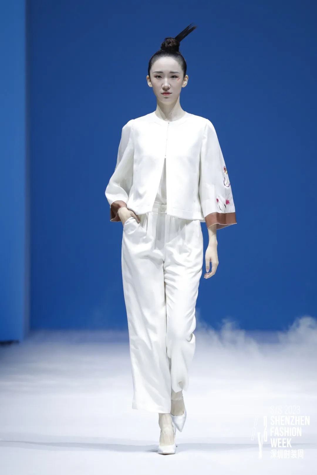 衡韵雅序服装郑州店,衡韵雅序郑州机场