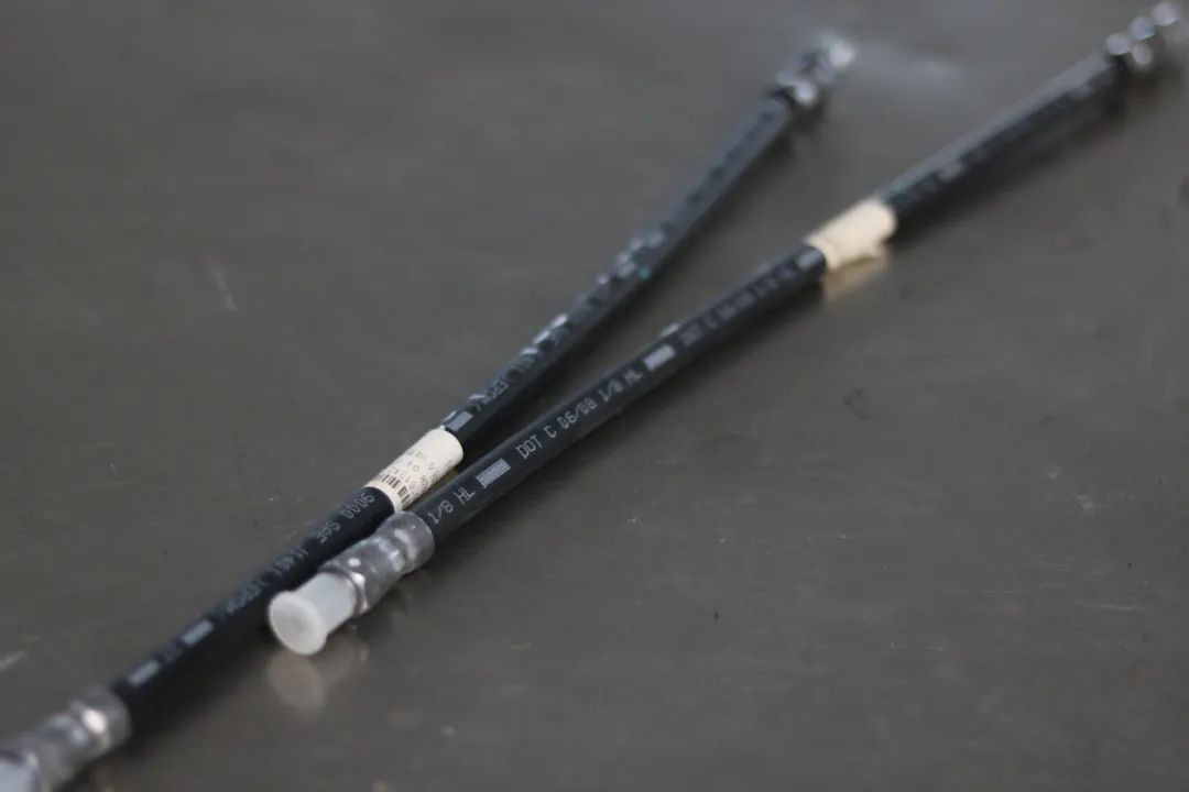 搞了辆“破烂不堪”的老款轿跑，进厂重造大翻新，满血复活变新车