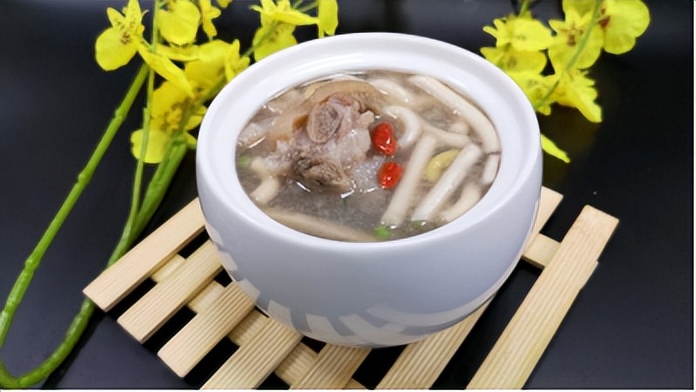 小产后月子餐15天食谱,产后新妈妈必看科学坐月子