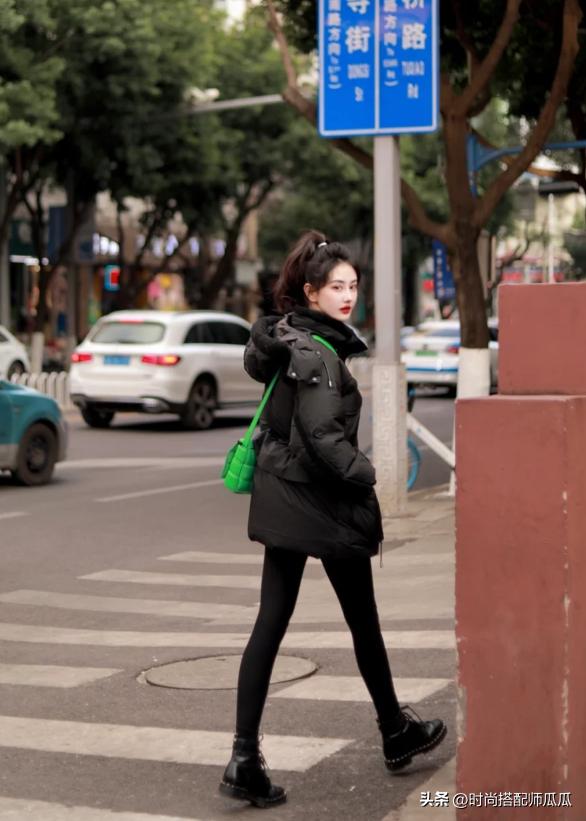 为什么“打*裤底**”这么多讲究？不懂“搭配、配色”，难怪穿得俗气