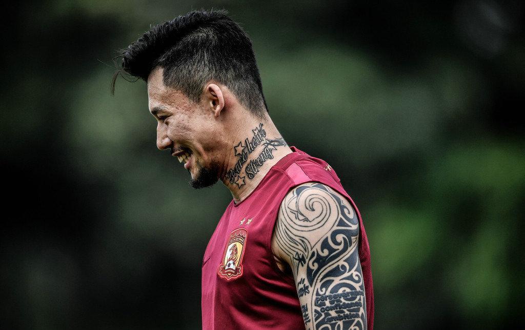 丢人丢到国外的运动员,中国男足张琳芃赛前动员视频