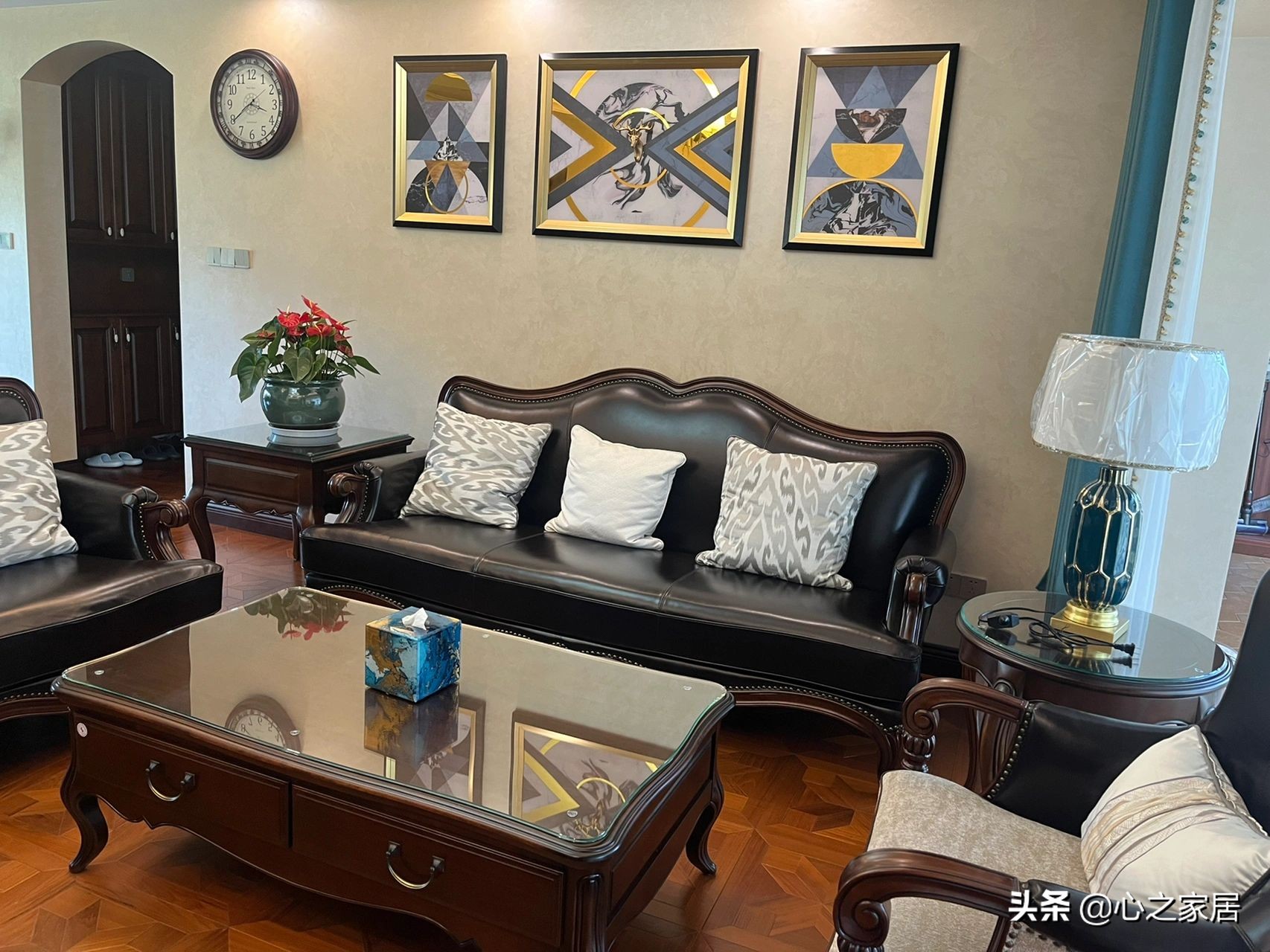 美式挑空栏杆装修效果图,美式装修风格过道全屋效果图