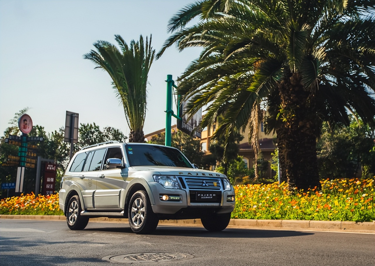 三菱帕杰罗和帕杰罗劲畅区别,三菱帕杰罗劲畅和日产途达哪个好