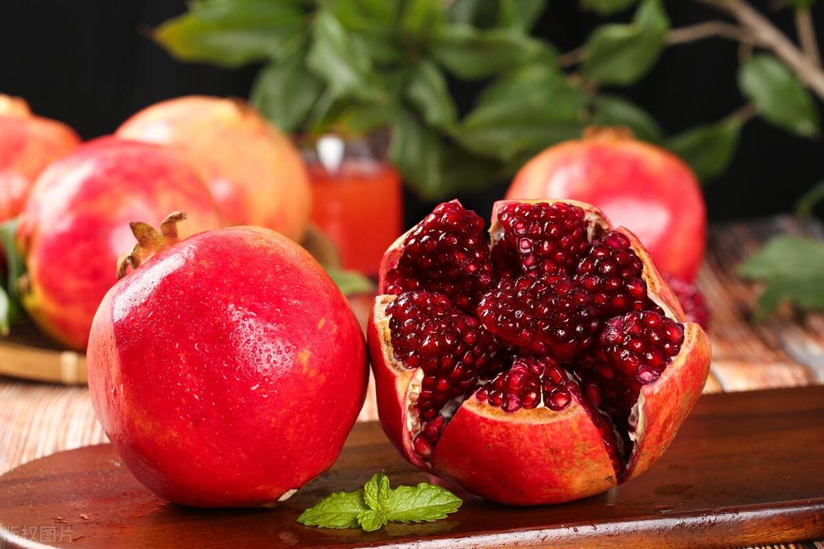 皮肤变得暗黄干燥粗糙怎么调理,皮肤黄暗沉吃什么可以改善