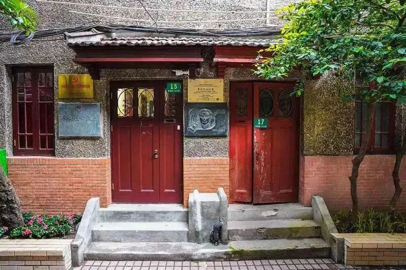 乘着地铁去打卡，一起追寻红色记忆