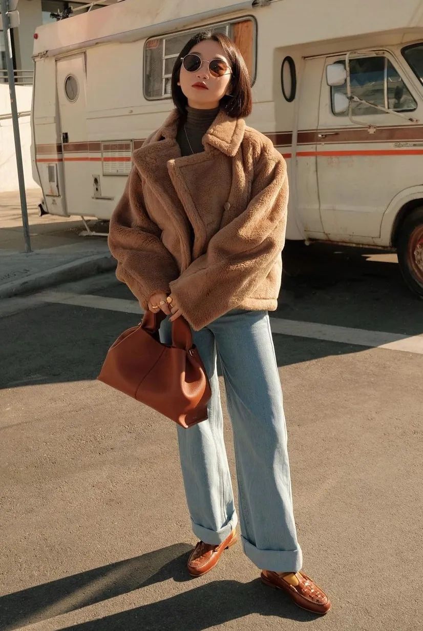 驼色连衣裙搭配的高级穿法,原来都这样穿驼色太年轻洋气了