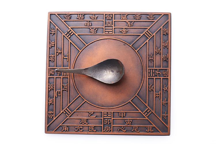 四大发明之指南针的故事,四大发明之指南针英文版