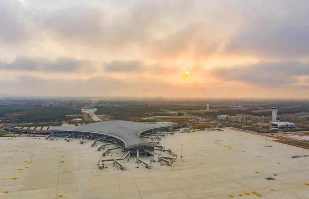 湛江市吴川市鼎龙湾是什么镇,吴川鼎龙湾机场