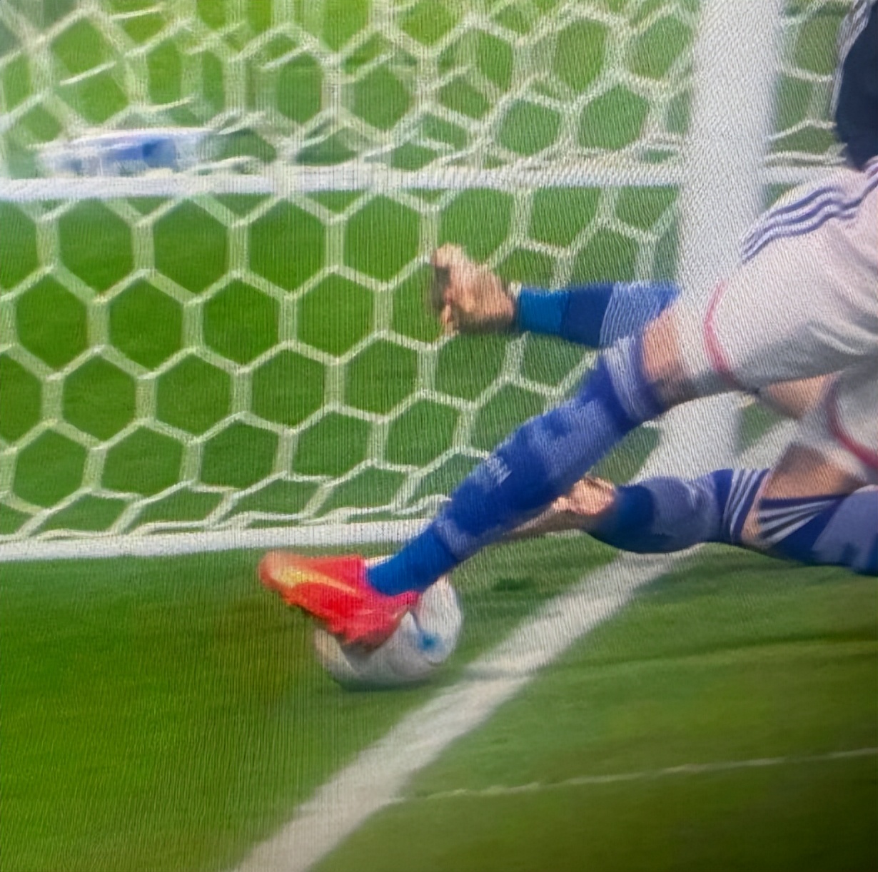 阿迪达斯足球咋样,阿迪达斯过人招式