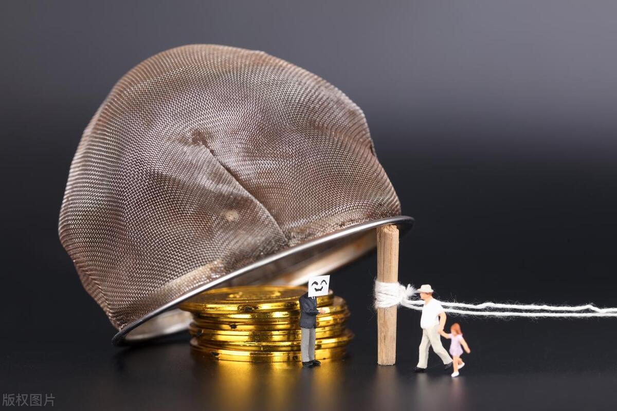 迎亲队伍穿鬼子军服,*刀刺**挂膏药旗,是无心之举还是愚昧无知?