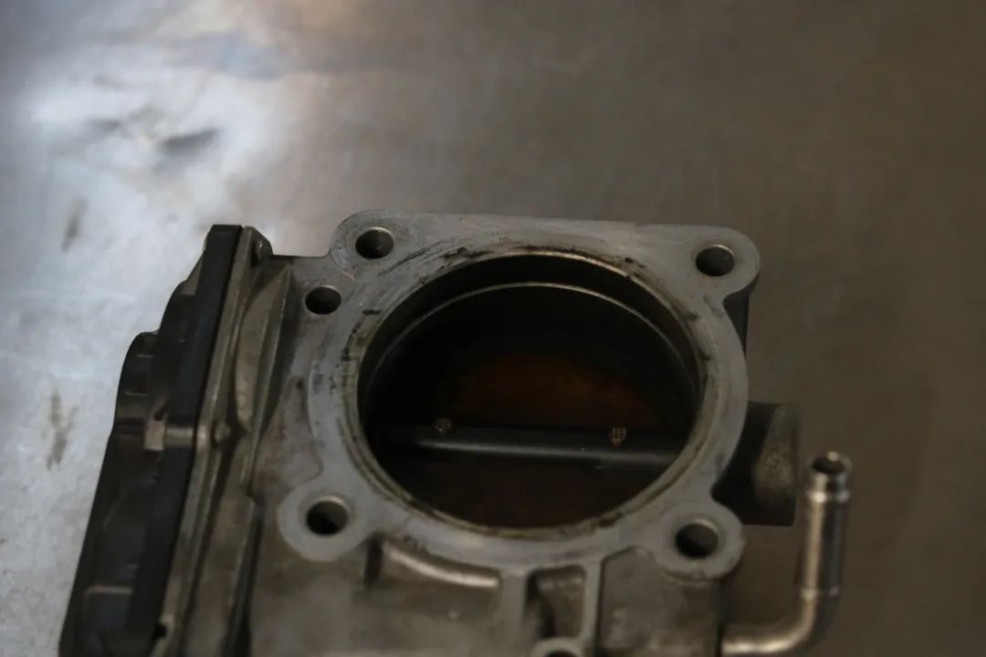 老皇冠全车翻新整备50000元,12代皇冠二手翻新要多少钱