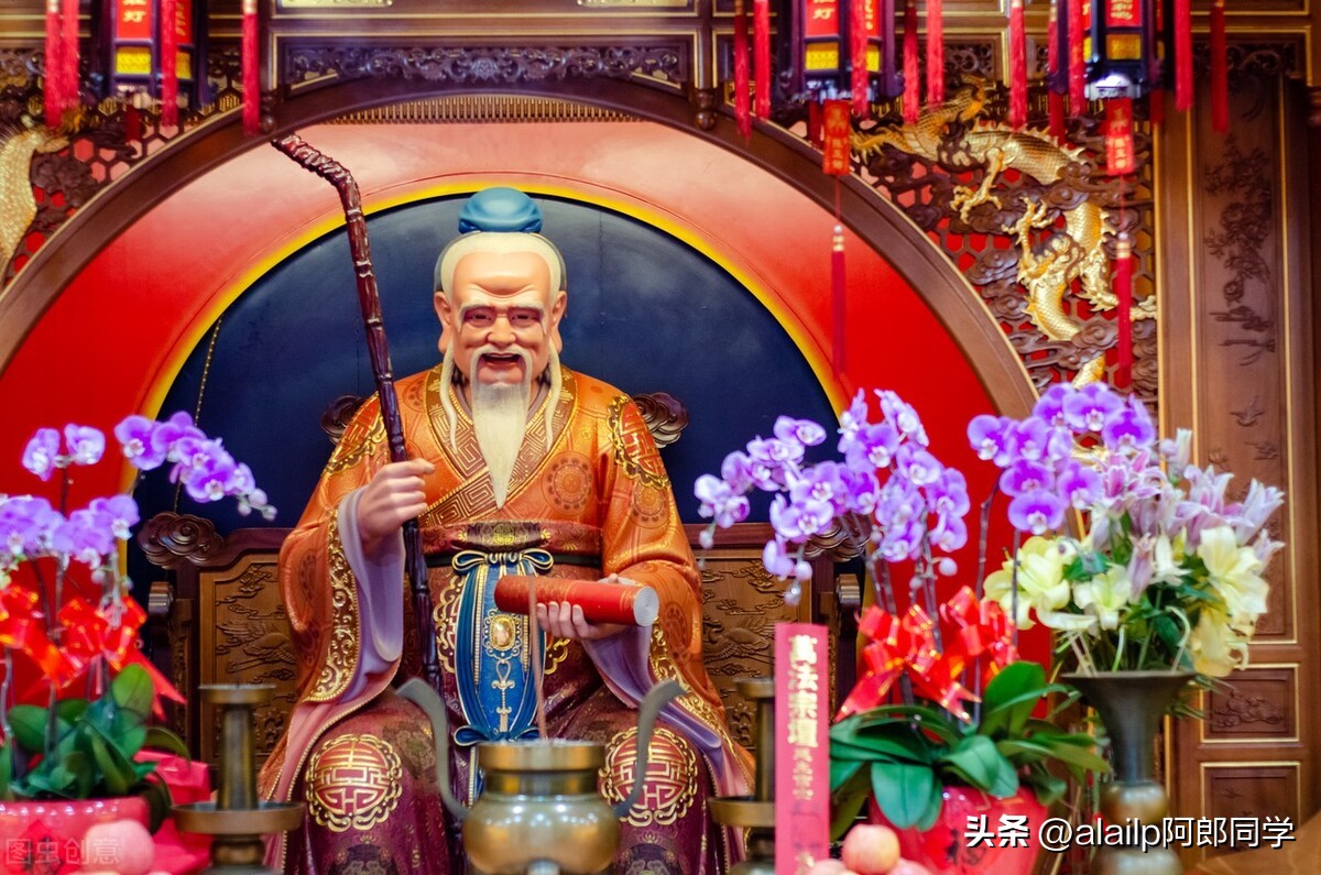 （杂谈知识点）烧香有哪些忌讳和禁忌？道教为何不提倡烧檀香？