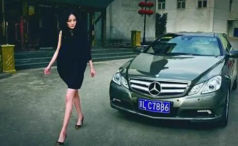 花钱如流水的五位女明星,杨幂慷慨且大方